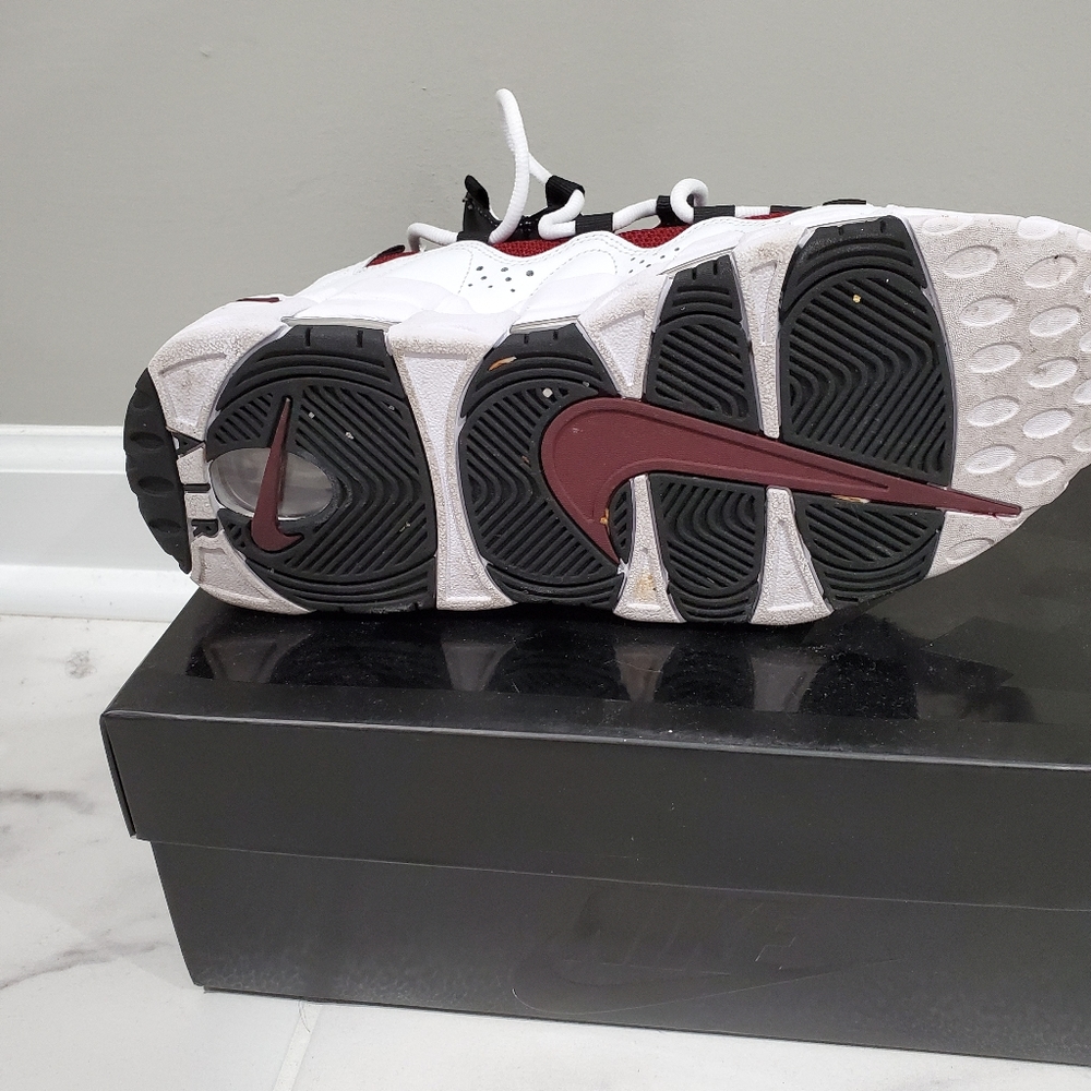 Nike - Picture 4 of 4